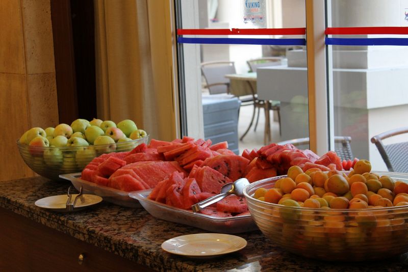 All inclusive v tureckm hotelu. Vybrat si mete z mnoha rznch druh ovoce. Autor: Alexander Grishin, zdroj: Pixabay