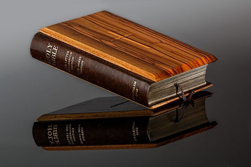 Evangelium je text, který je součástí knihy Bible. Autor: Steve Buissinne, zdroj: Pixabay