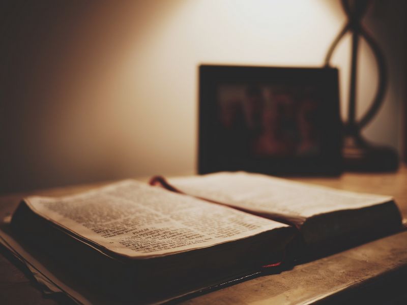 Písmo svaté, Kniha knih, bible. Autor: Free-Photos, zdroj: Pixabay