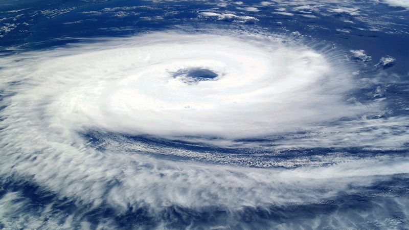 Tropický cyklón Catarína fotografovaná z Mezinárodní vesmírné stanice v roce 2004. Autor: janeb13, zdroj: Pixabay