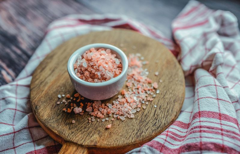 Růžová himalájská sůl. Autor: monicore, zdroj: Pixabay