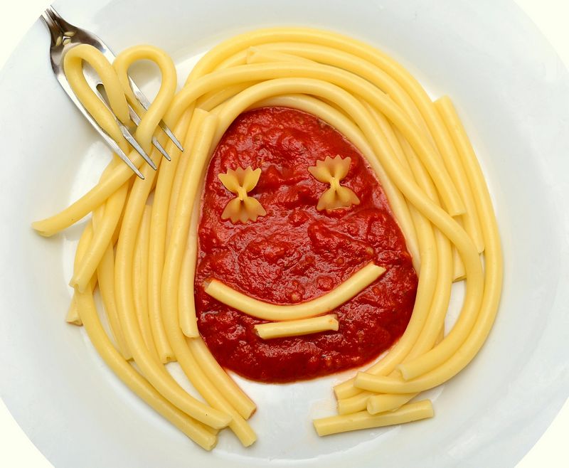 Makaróny s boloňskou rajčatovou omáčkou. Autor: congerdesign, zdroj: Pixabay