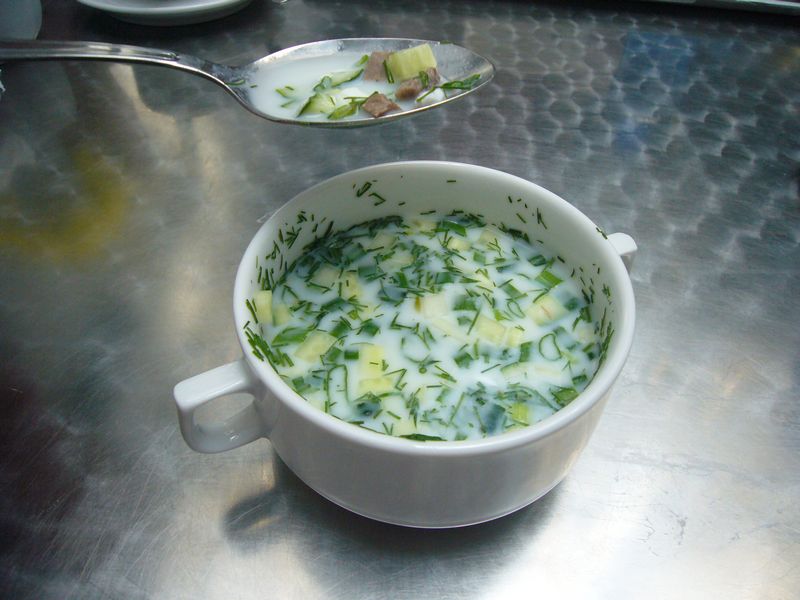 Ruská masozeleninová polévka okroška. Autor/zdroj: Leonid Dzhepko, licence: CC BY-SA