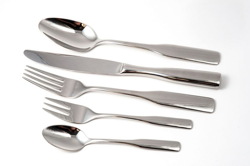 Typický příbor - nůž, vidlička, lžíce a lžička. Autor: Walter Bichler, zdroj: Pixabay
