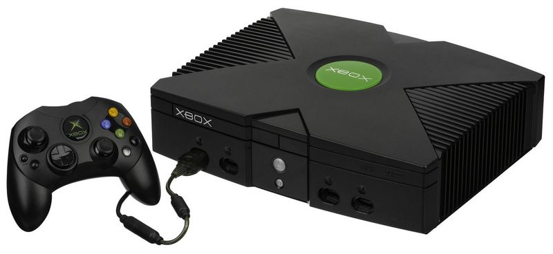 Herní konzole XBox od společnosti Microsoft. Autor: Evan Amos zdroj: Wikipedia commons
